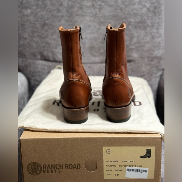 RANCH ROAD
Scarlett Zip Cognac size 6
Handmade in Spain Worn once - Picture 2 of 5